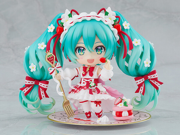 Vocaloid Hatsune Miku Nendoroid (#1939) 15th Anniversary Ver. (Good Smile Company)