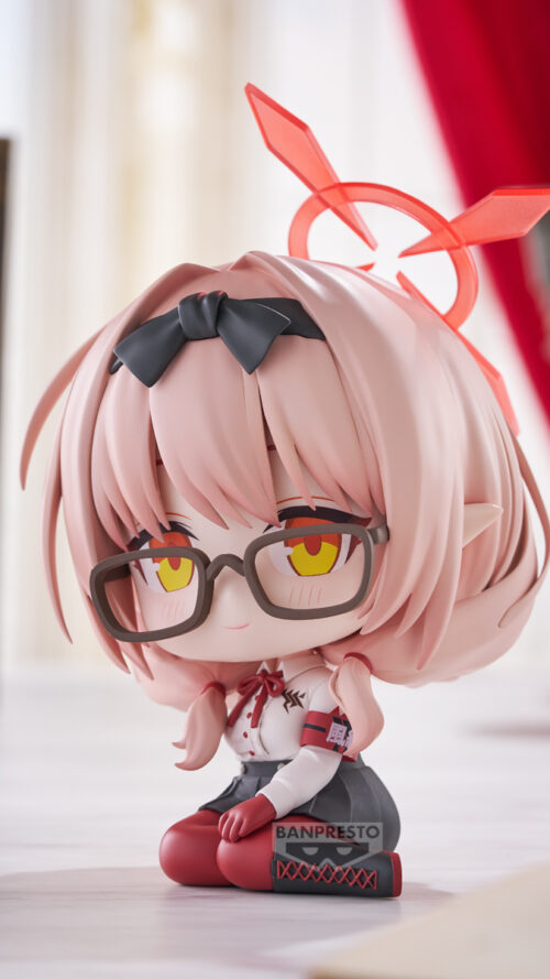 Blue Archive Hinomiya Chinatsu Osuwari Figure (Bandai Spirits)